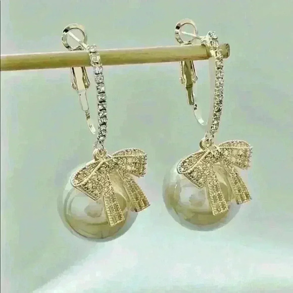 Faux Platinum Pearl Drop BOW Rhinestone Stud LIGHTWEIGHT Dangle Earrings Jewelry - Picture 2 of 4